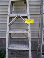 6' Aluminum Step Ladder (Heavy! Steps on Both