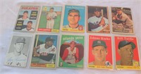 Lot of 10 baseball cards