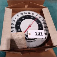 Jumbo dial thermometer