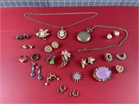 BROOCHES & EARRINGS VINTAGE & MORE