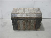 32"x 19"x 22" Antique Champion Wall Trunk See Info