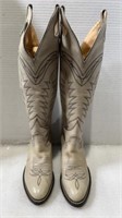 Size 4.5 B gray cowboy boot