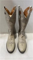 Size 8 AA, cowboy boot