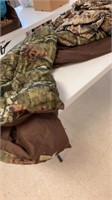 Camp bedspread / sheets (f-q?)