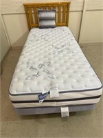 Twin Size Bed w/ Like New Beauty Rest