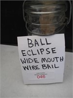 Ball ideal pint w/ wire bail glass lid