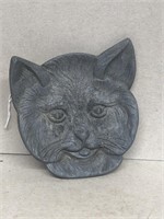 Metal footed cat tray