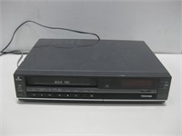 Vtg Toshiba VCR Powers On