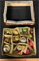 NICE VINTAGE GLASS CHRISTMAS TREE BULBS IN OG BOX