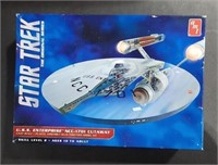 Star Trek  AMT ERTL U.S.S. Cutaway Model Kit.10W3C