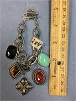 Charm bracelet - costume      (g 22)