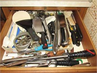 Utensil drawer and linen drawer