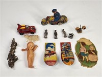 ASSORTMENT OF VINTAGE TOYS, MOTORCYCLE, CLICKER