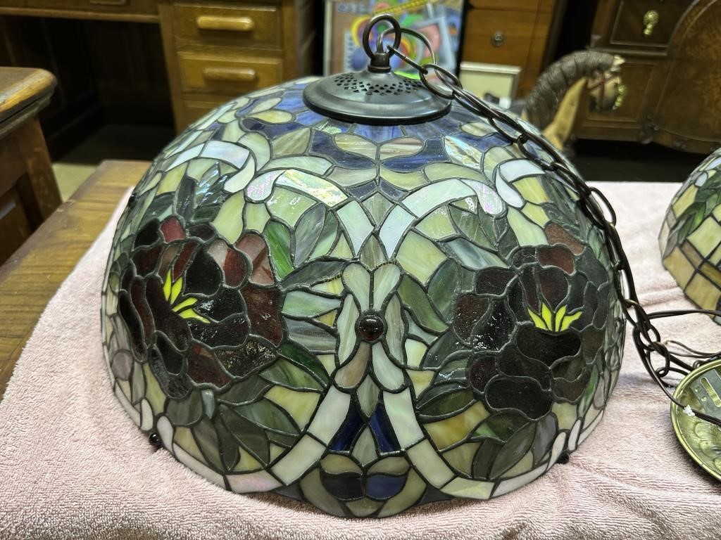 Hanging Floral Stainglass Light Fixture in blue an