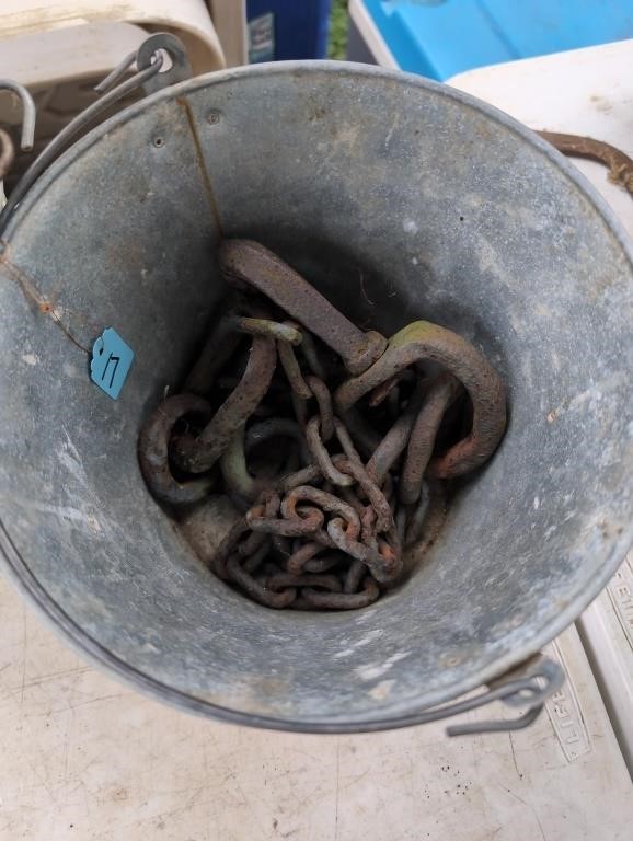 Beer bucket with chain