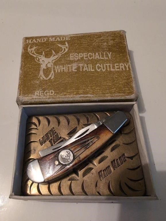 White Tail belt buckle knife in box