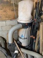 Delta saw dust vaccuum system