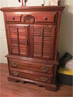 Chest of Drawers  shell/ Luv