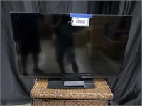 INSIGNIA 39" TV WITH REMOTE