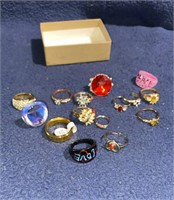 Cosume Jewelry Rings various sizes