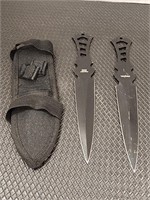 2 perfect point throwing knives with case