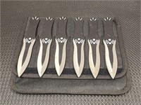 6 throwing knives and holder