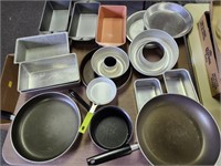 Metal Baking pans & skillets