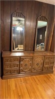 DRESSER WITH 9 DRAWERS WITH 2 MIRRORS