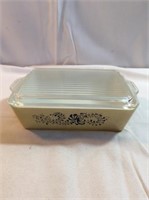 Vintage Pyrex dish with lid