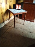 TILE TOP STAND