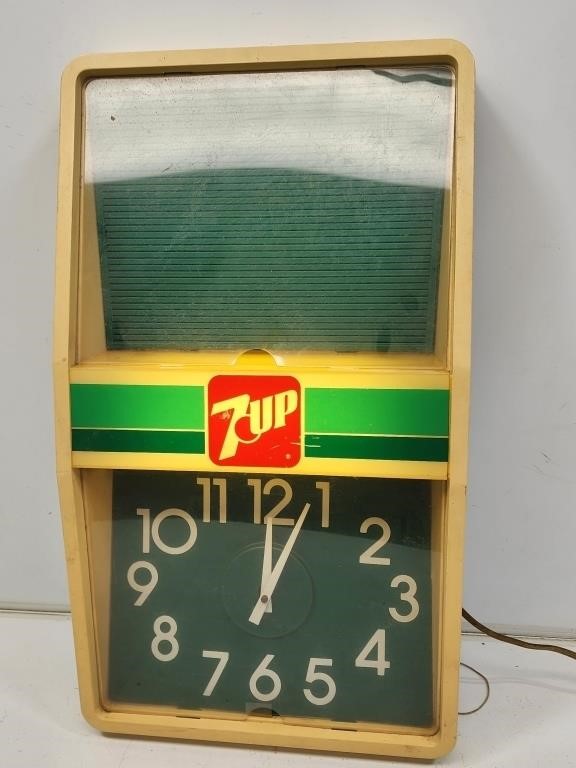 7-Up Light Up Marquee Clock