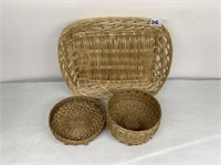 HAND MADE BASKET WITH CURLY DETAIL AND 13X10
