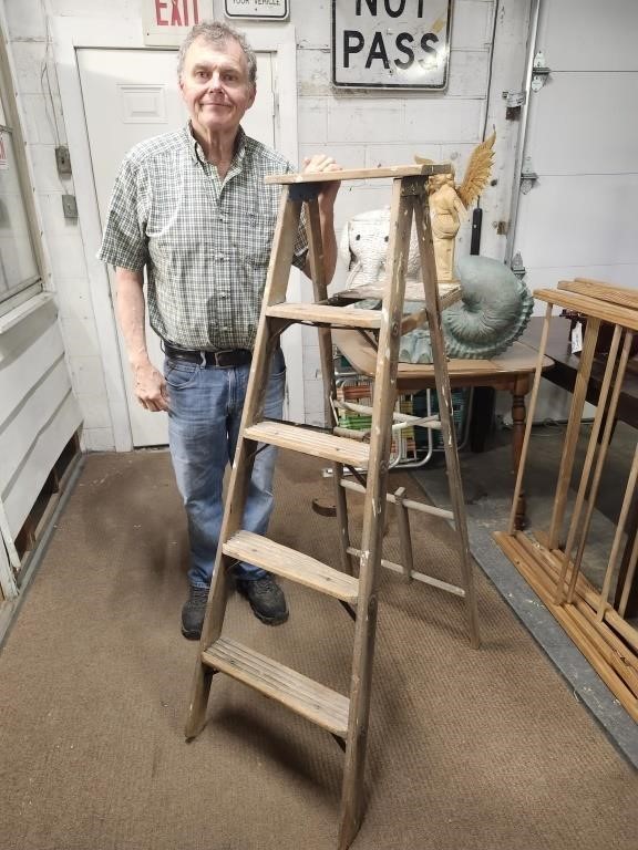 4 Foot Ladder