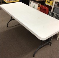 6' plastic folding table