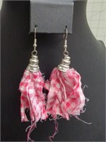 Cloth dangle earrings