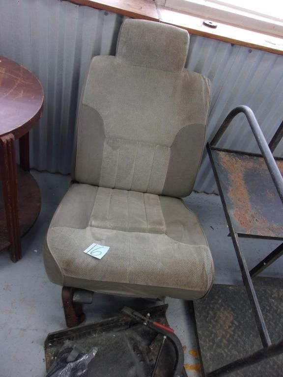 SEAT AND CONSOLE FOR 1996 DODGE