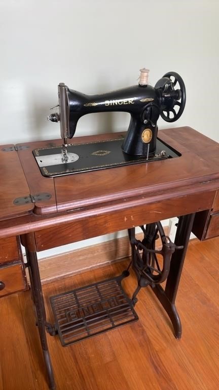 Singer Treadle Sewing machine