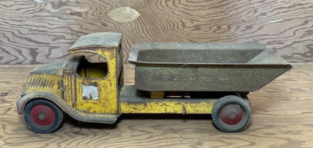 1920s Master Metal Products Dump Truck