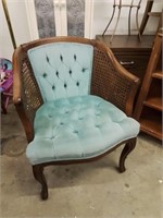 Traditional barrel chair with good Canning and