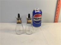 Pyrex Salt & Pepper Shaker Set