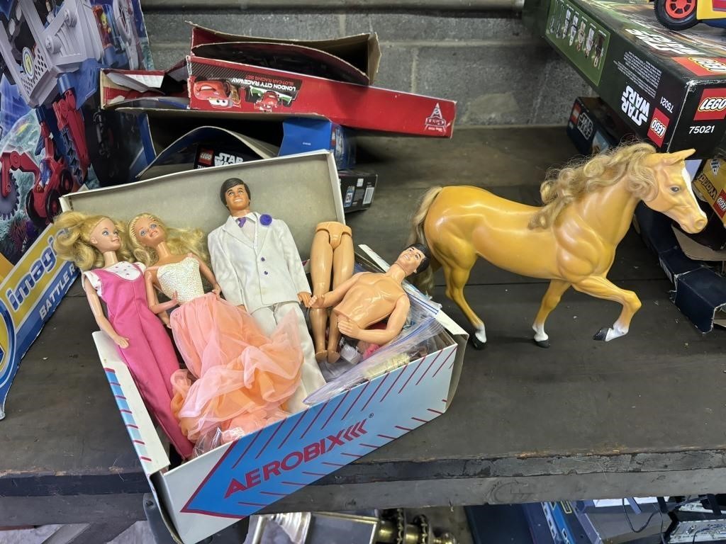 vintage 2 kens, 2 barbies, clothes and horse