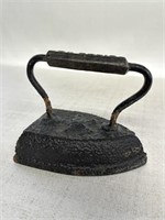 Primitive St Louis Solid Cast Iron Sad iron