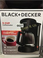 BLACK & DECKER 5 CUP COFFEE MAKER