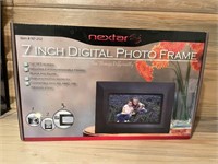 NEW Nextar 7" Digital Photo Frame