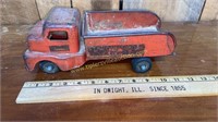 Vintage Structo towing service toy truck