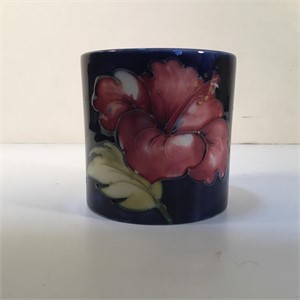 MOORCROFT POTTERY JAR