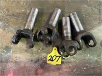 HOLDEN & FORD TAIL SHAFT YOLKS (5).