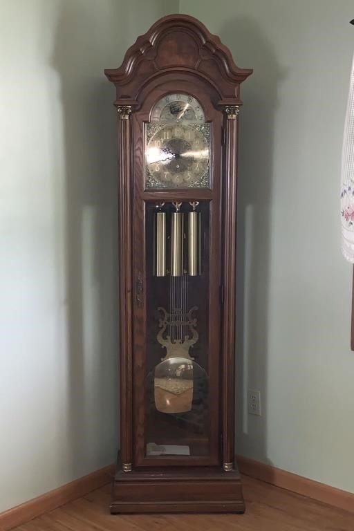 1984 PEARL GRANDFATHER CLOCK