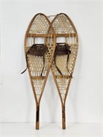 PAIR OF GROS-LOUIS SNOWSHOES MDE IN QUEBEC