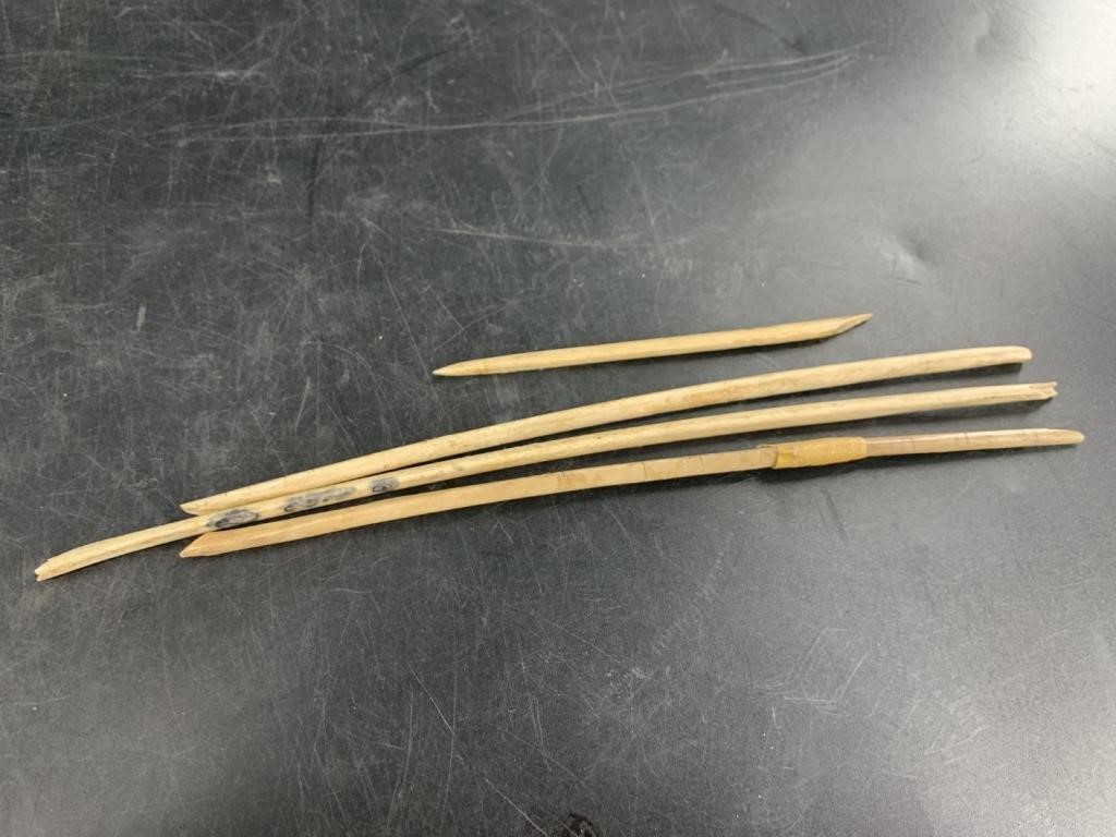 Lot of 4 ancient bone netting needles, longest is